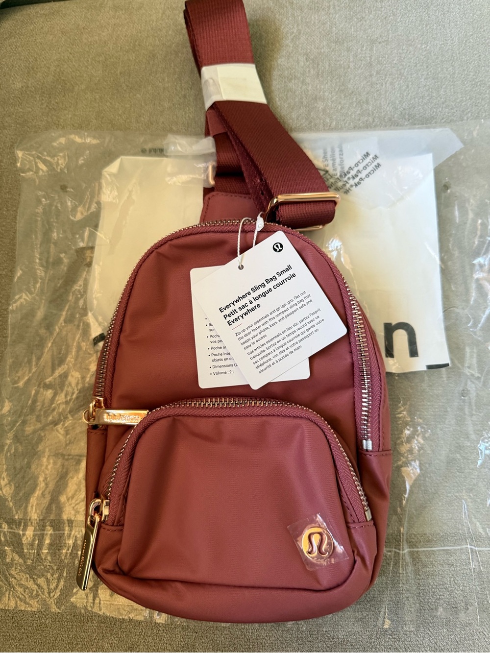 Lululemon SOLD OUT Small Sling Bag in Dusk Rose gold hardware 😍